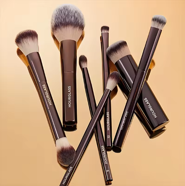 HOURGLASS Vegan brush travel brush set includes 7 brushes for the eye and face with a bag gift box packaging